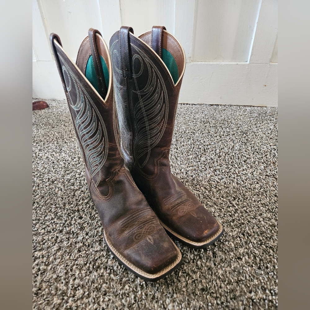 Women's Ariat Square Toed Boots